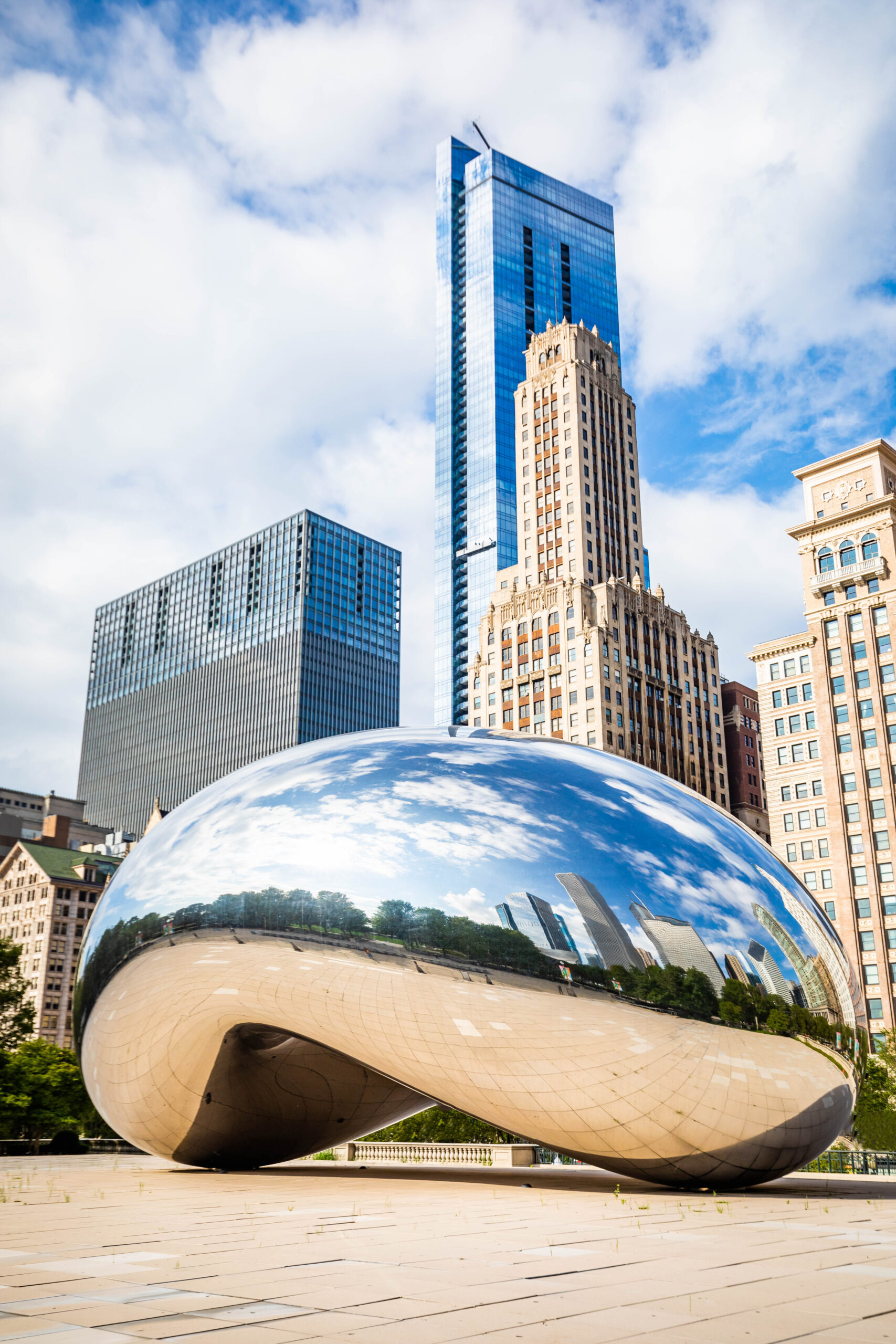 Chicago's clean cloud gate landmark captured by Chicago's best cleaning company